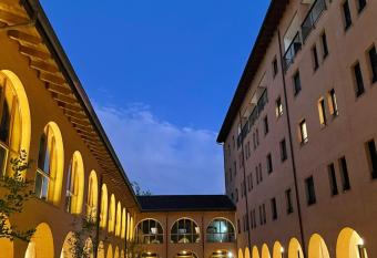 Corte Milano allows 18 year olds to book a room