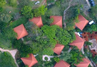 Kabalega Resort - Hoima has Balcony rooms