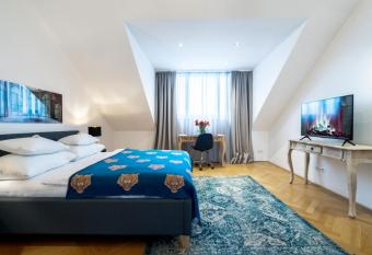 Smile Apartments Bahnzeile allows 18 year olds to book a room