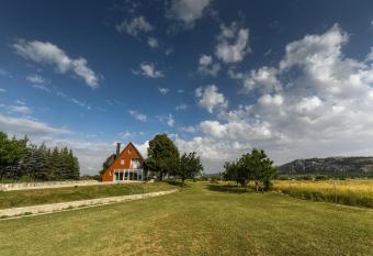 Villa Vucipolje has Balcony rooms