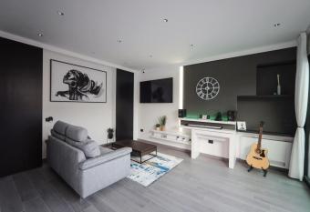 Alma Calma B&B allows 18 year olds to book a room