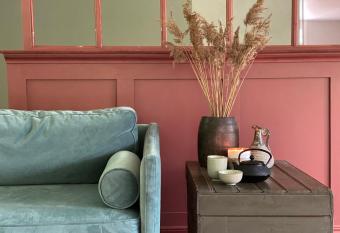 Rallarhustruns allows 18 year olds to book a room