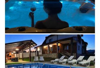 Pensiunea Vision has Balcony rooms