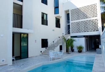 La Casona de Sisal Hotel allows 18 year olds to book a room