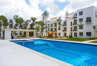 Franks House Apartment 'Shared House' allows 18 year olds to book a room