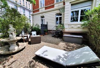 Luxus Apartment 1 Day in Casablanca has Balcony rooms