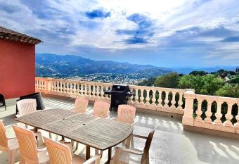 Villa 8 couchages    Pegomas    proximit   de Cannes has Balcony rooms