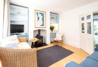 201 High Street has Balcony rooms