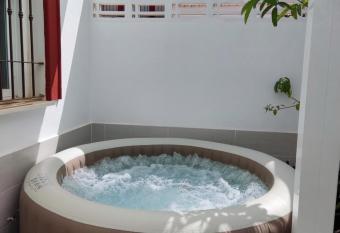 Chalet adosado de 3 habitaciones, 3 ba  os, parking has Balcony rooms