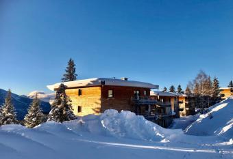 T2- 4pers- Chamrousse Bachat Bouloud allows 18 year olds to book a room