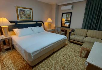 SEVER SU  TES HOTEL has Smoking rooms