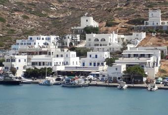 Yacht Front Studio - Back Yard - No 7 has Balcony rooms