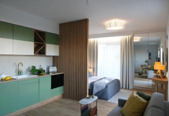 IRS ROYAL APARTMENTS Apartamenty IRS Yacht Park allows 18 year olds to book a room