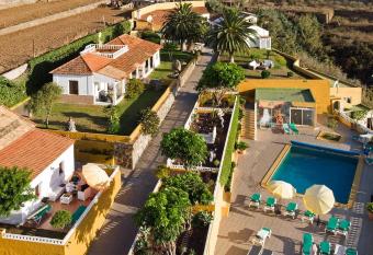 El Hierro II allows 18 year olds to book a room