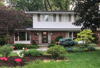 Spacious Modern Retreat Minutes from the Big House allows 18 year olds to book a room