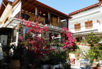 STAR PARADISE Studios has Balcony rooms