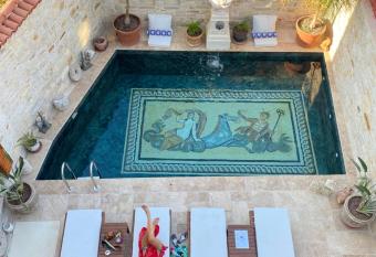 Villa Ephesus has Balcony rooms