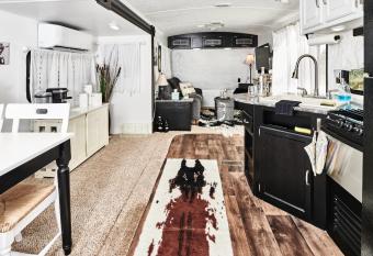 Stunning Luxury Travel Trailer Home with Hot Tub and Grill has Balcony rooms