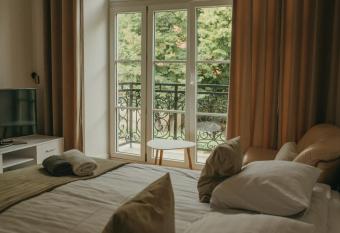 APARTAMENTY PRZY PARKU- Parking GRATIS!!! has Balcony rooms