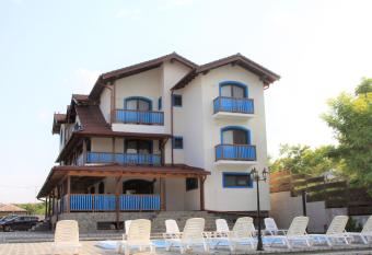 Camere de inchiriat Baltenii de Sus has Balcony rooms