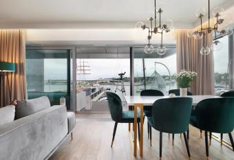 Yacht Park - Apartment & Sauna has rooms with a private hot tub