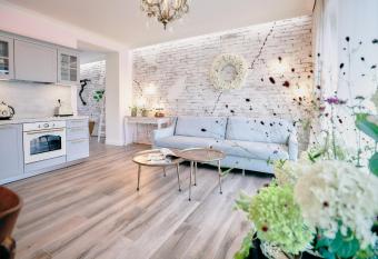 Wine Apartments has Balcony rooms