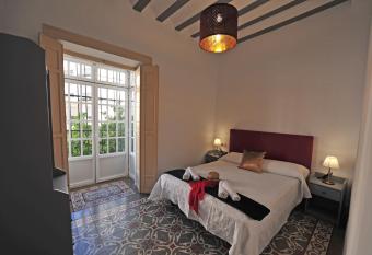 Arenal 8 rooms 3 plantas has Balcony rooms