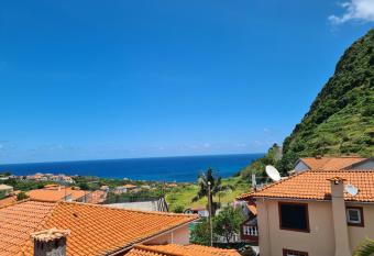 Scenic Comfort has Balcony rooms