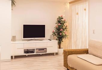 Haus Behr am See Nr 2 allows 18 year olds to book a room