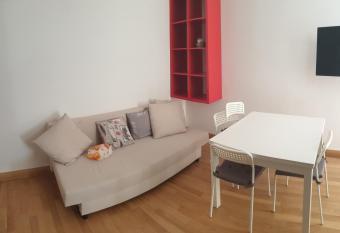 Casa vacanze Monte Porzio Catone allows 18 year olds to book a room