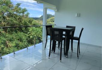 Baie Lazare View has Balcony rooms