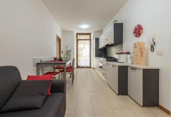 Appartamento Madeleine has Balcony rooms