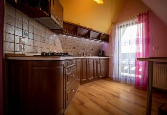 Bajeczny Wypoczynek Apartamenty has rooms with a private hot tub