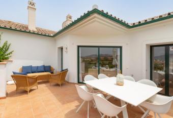 Isla De Miraflores 1 has Balcony rooms