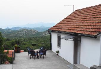 Village house Borozan has Balcony rooms