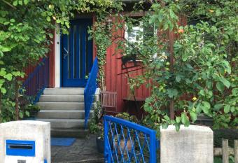 Ferien- und Messeappartement Schwaig allows 18 year olds to book a room