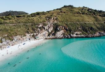 Arraial do Cabo - Brisas do Farol - Aluguel Econ  mico allows 18 year olds to book a room