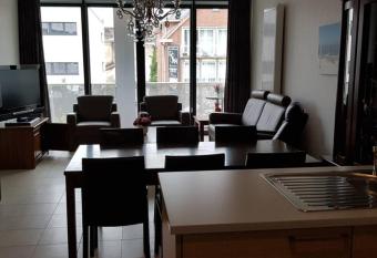 Gezellig appartement, dichtbij winkelcentrum Beveren-Waas in de Ciamberlanidreef 80 bus 101 has Balcony rooms