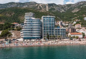 Green Stone Apartments Hotel has Balcony rooms