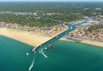 Capbreton hossegor chambre climatis  e espace priv   allows 18 year olds to book a room