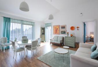 Nora has Balcony rooms