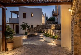 The Authentic Village Boutique Hotel allows 18 year olds to book a room