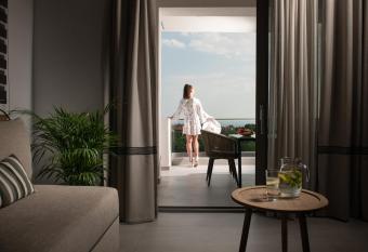 Twins Yard has Balcony rooms