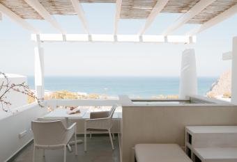 Mon Signor allows 18 year olds to book a room