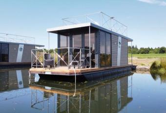 Couston Lakes Resorts has Balcony rooms