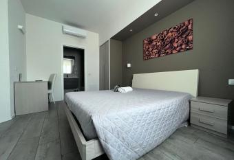 VILLA FENIX OSIO SOTTO 2 has Balcony rooms