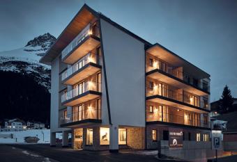 Silva Peak Residences has Balcony rooms