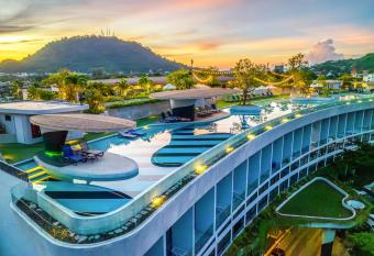 HOMA Phuket Town has Balcony rooms