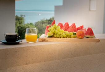 Luxury apartment Mirage Split allows 18 year olds to book a room