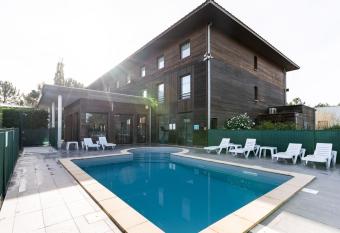 All Suites Le Teich     Bassin d   Arcachon allows 18 year olds to book a room